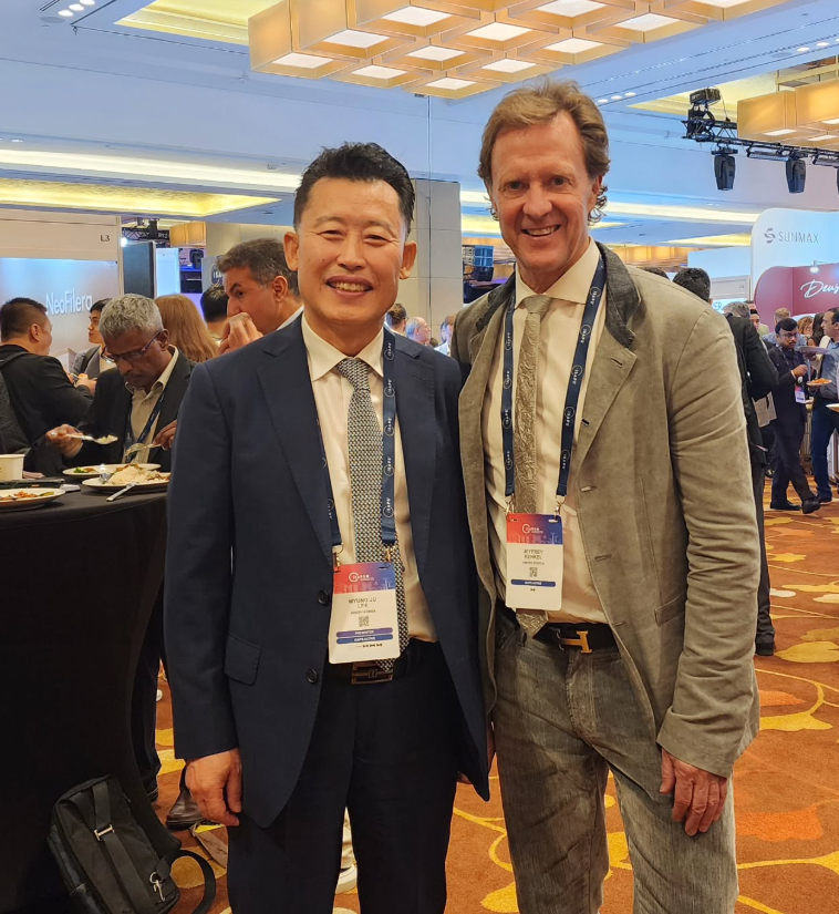 dr myung ju lee and dr. jeffrey kenkel