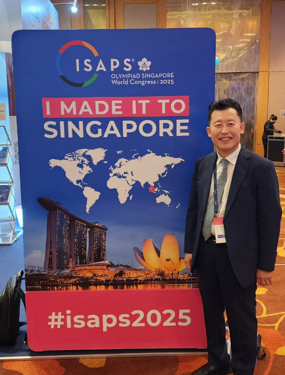 dr myung ju lee at isaps 2025 singapore